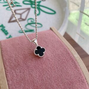 Dije Trébol Ónix Inspiración Van Cleef