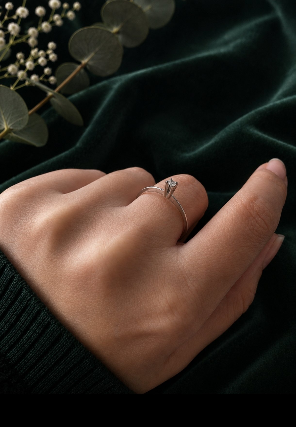 Anillo Solitario Elevado Delicado con Circonia