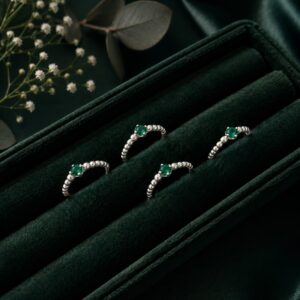 Anillo Esferas Circonia Verde